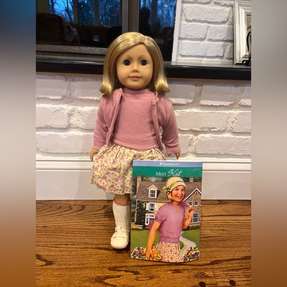 1998-2000 American Girl Doll Kit 18” With Outfit Book Bed school outfit & Grace